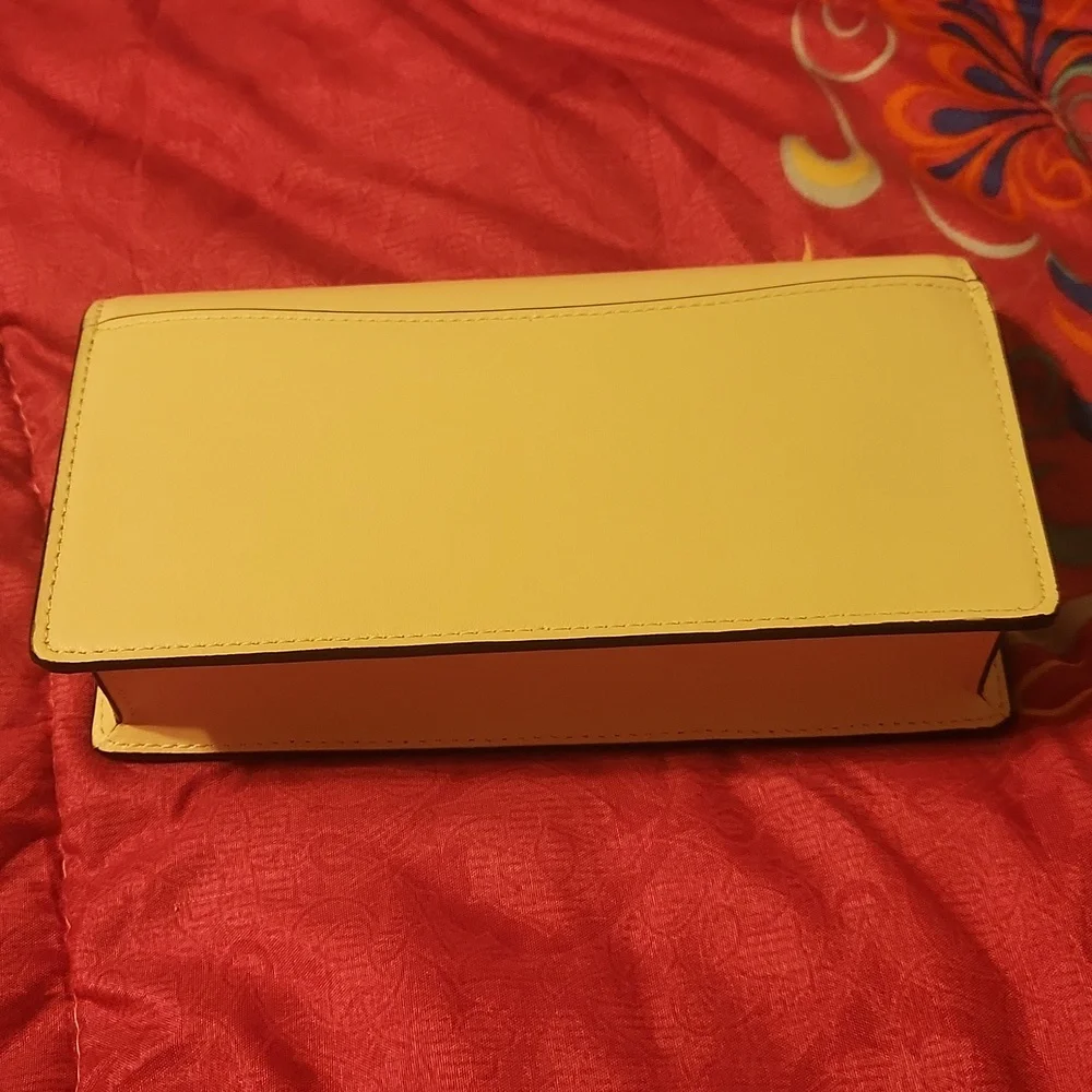 Crossbody - Picture 4 of 5